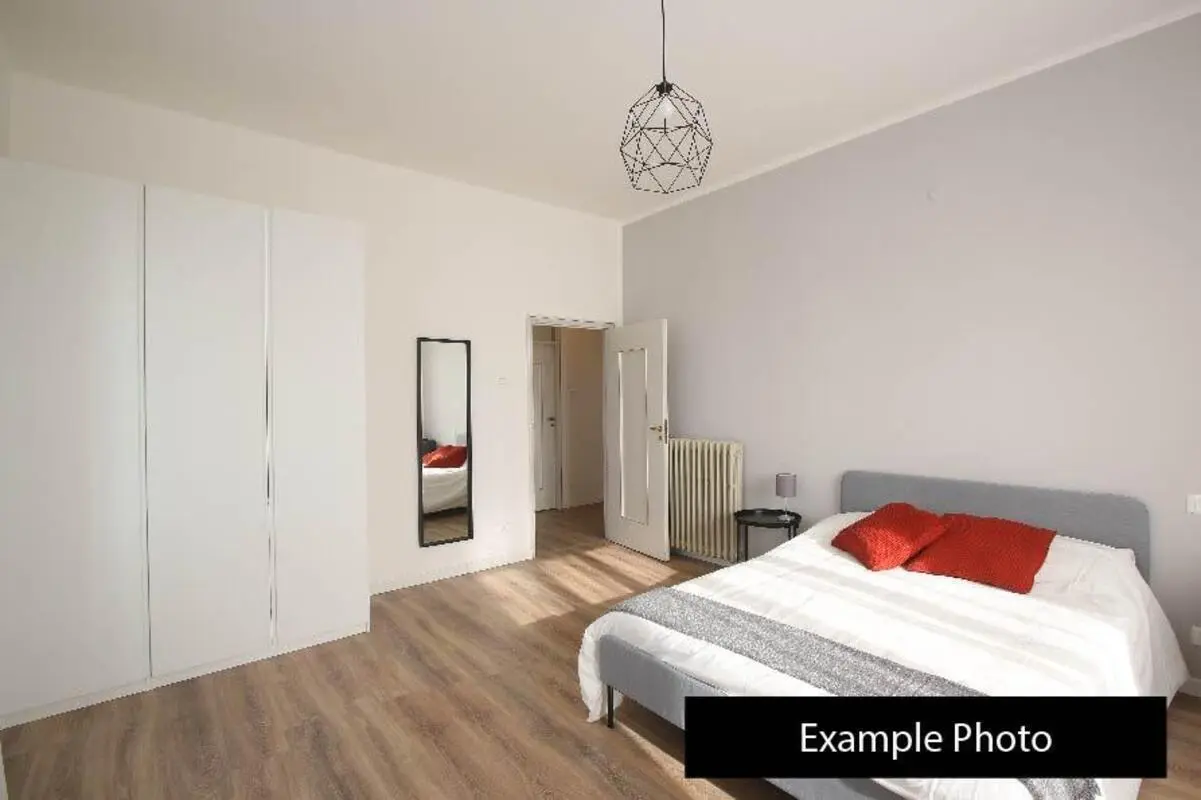 Cosy bedroom in a 2-Bedroom apartment, near Museo Enzo Ferrari