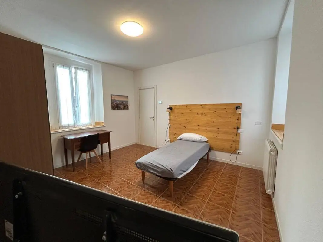 Minimalist one-bedroom apartment in the center of Bergamo: quiet, bright, and with utilities included